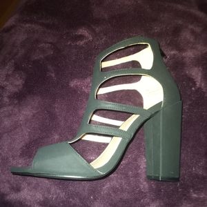 Black 3.5-4 inch heels